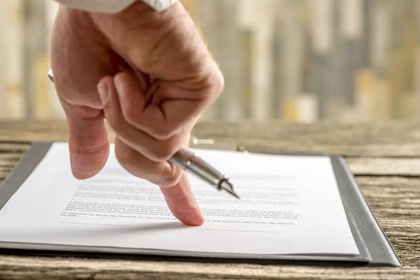 Family meeting with legal advisor, showing when a Will is crucial—highlighting Trusted Will Writing Woking for essential life planning.